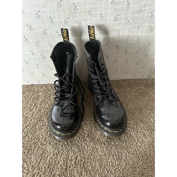 Doc Martens 1460 WOMEN'S PATENT LEATHER LACE UP BOOTS - 7W - Picture 1 of 4